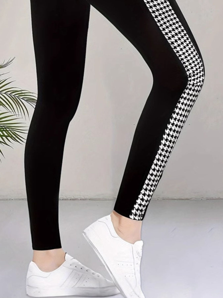 95% polyester, 5% spandex Care instructions: Machine wash cold leggings in Green with fitted silhouette