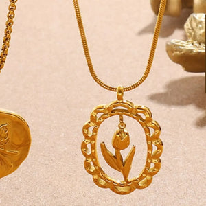18K Gold-Plated,Stainless Steel,Freshwater shell Care instructions: Avoid wearin necklace in Gold A with straight silhouette