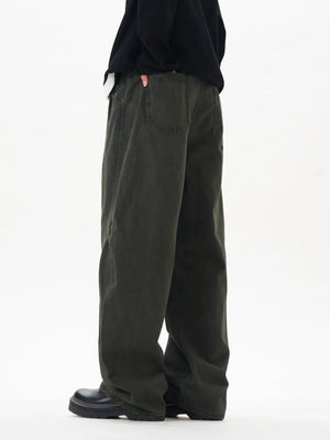 Oversized cargo pants in army green with a relaxed fit and back pockets.
