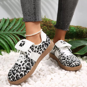 sneakers in Brown with leopard-print and round toe
