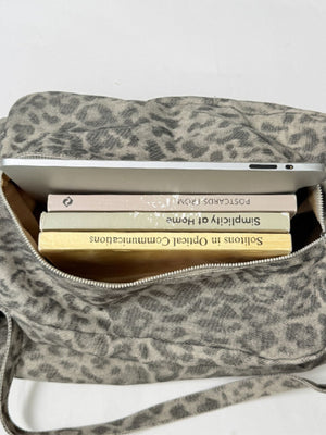 Beige tote with open-front and leopard