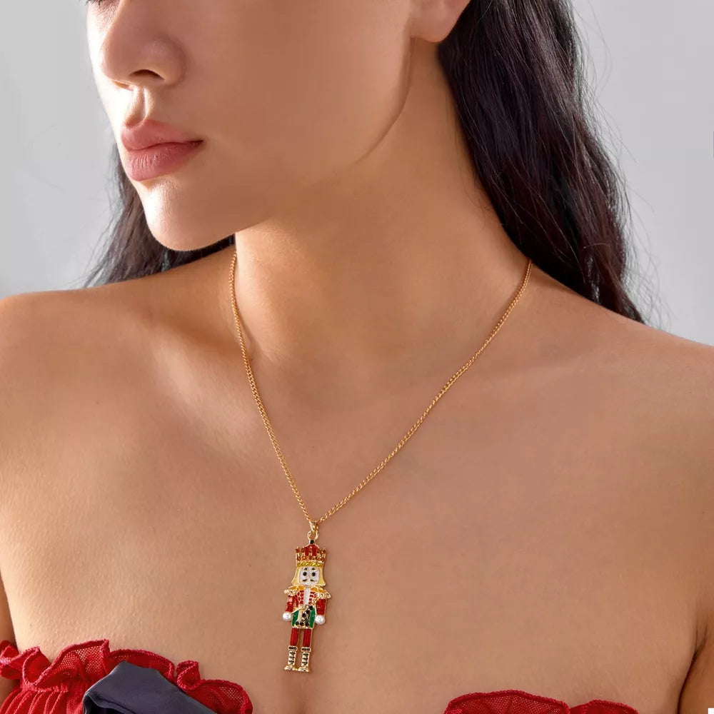 necklace in gold featuring pendant and pendant necklace fit