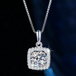 925 sterling silver,Moissanite Carat weight: 0 necklace in clear with pendant silhouette