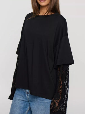 White relaxed t-shirt with round neck