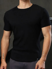 Sculpted ribbed crewneck tee for him in black, short sleeves, crew neck.
