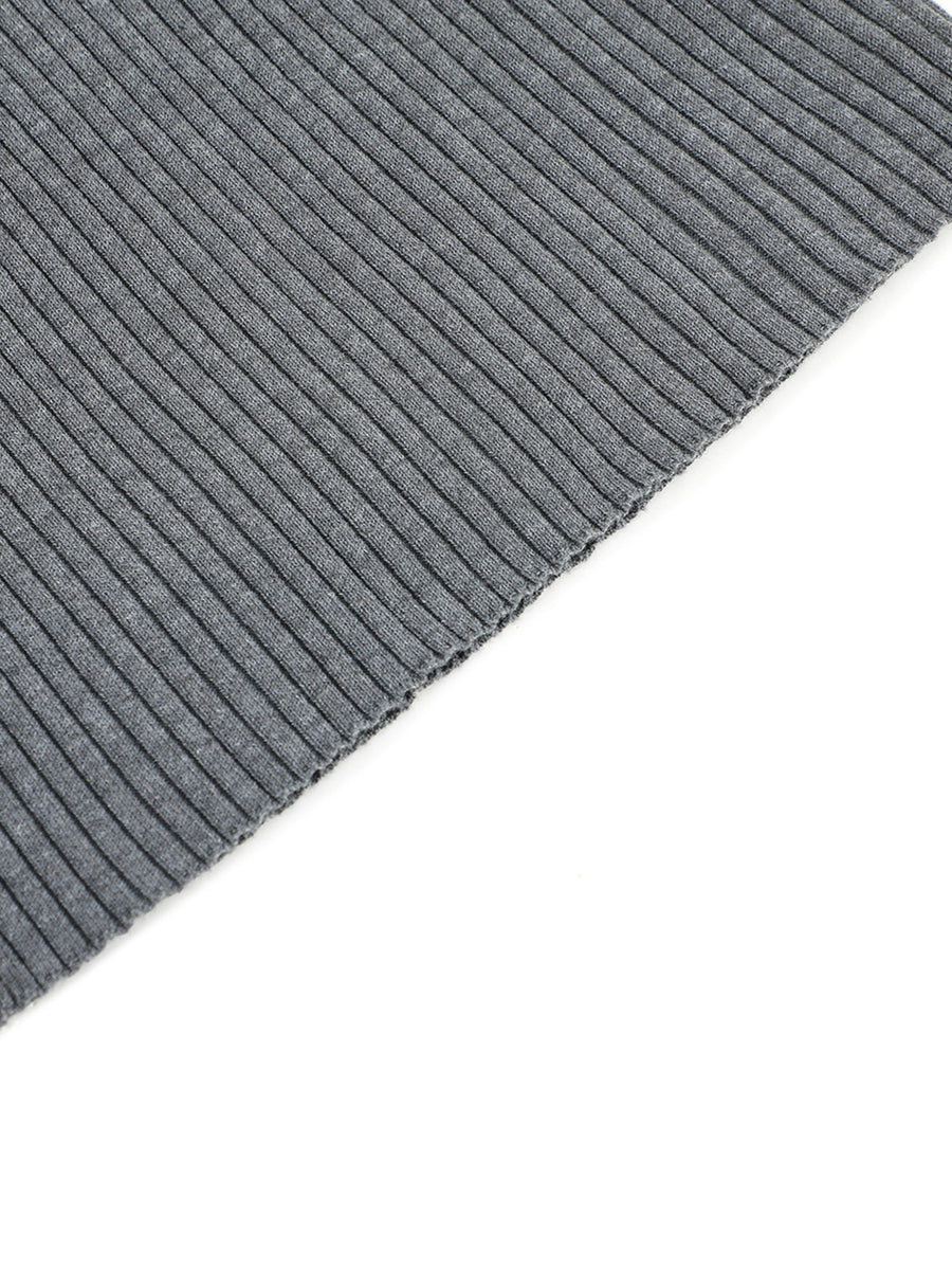 Dark Gray t-shirt with hip-length and pullover