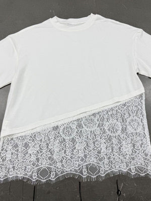 classic t-shirt in Black with round neck