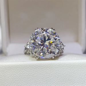 Platinum-Plated,925 sterling silver,Moissanite Carat weight: 10 Care instruction ring in clear with fitted silhouette