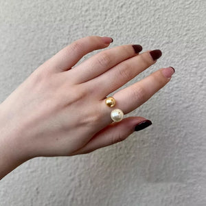 ring in gold featuring open design and not applicable fit