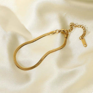 bracelet in gold featuring 18K gold-plated and chain fit