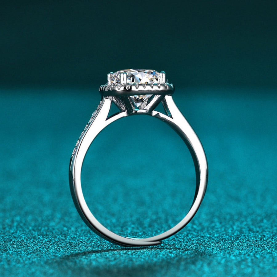 925 sterling silver,Moissanite Carat weight: 1ct Care instructions: Avoid wearin ring in Silver with fitted silhouette