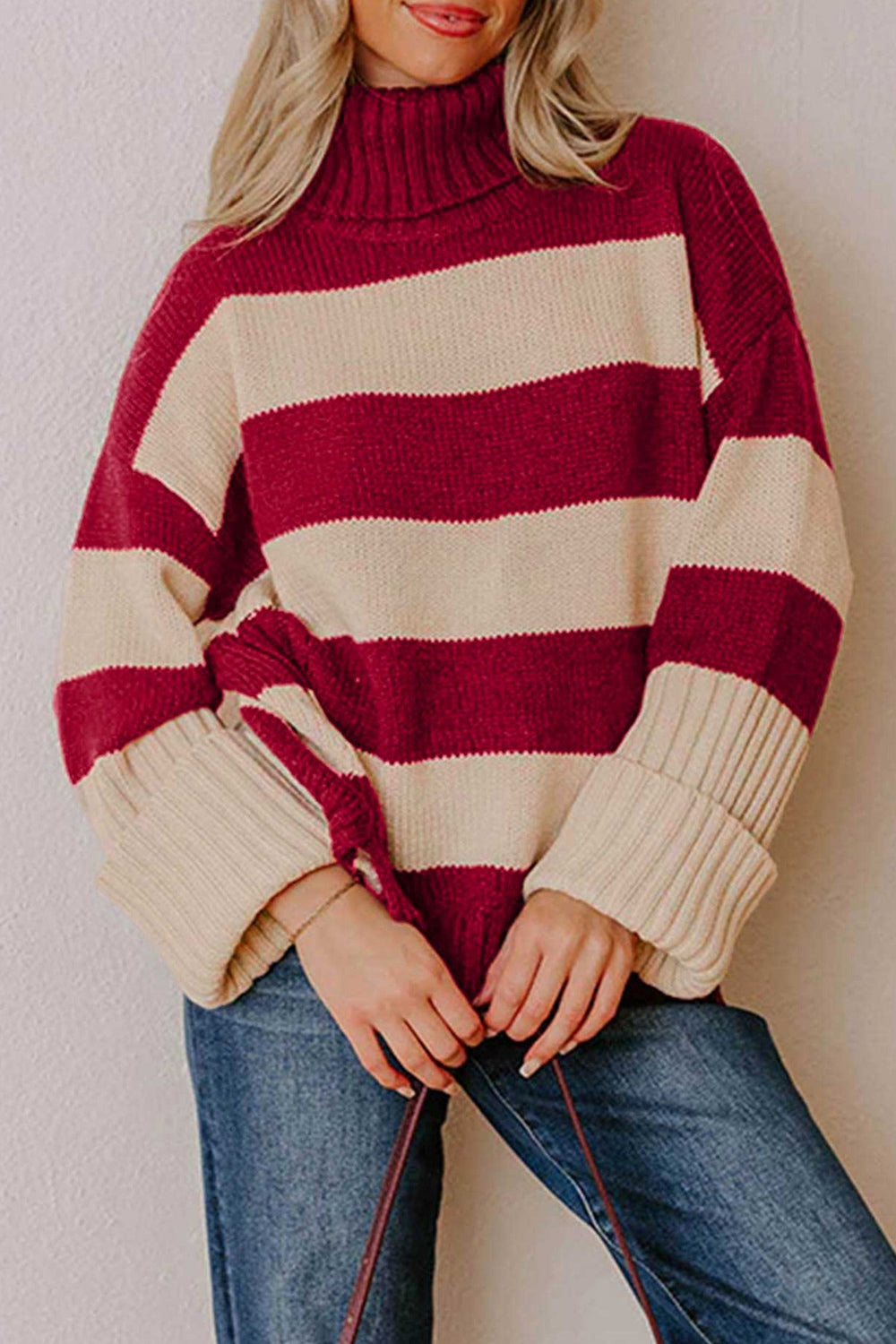 burgundy pullover sweater with striped and turtleneck