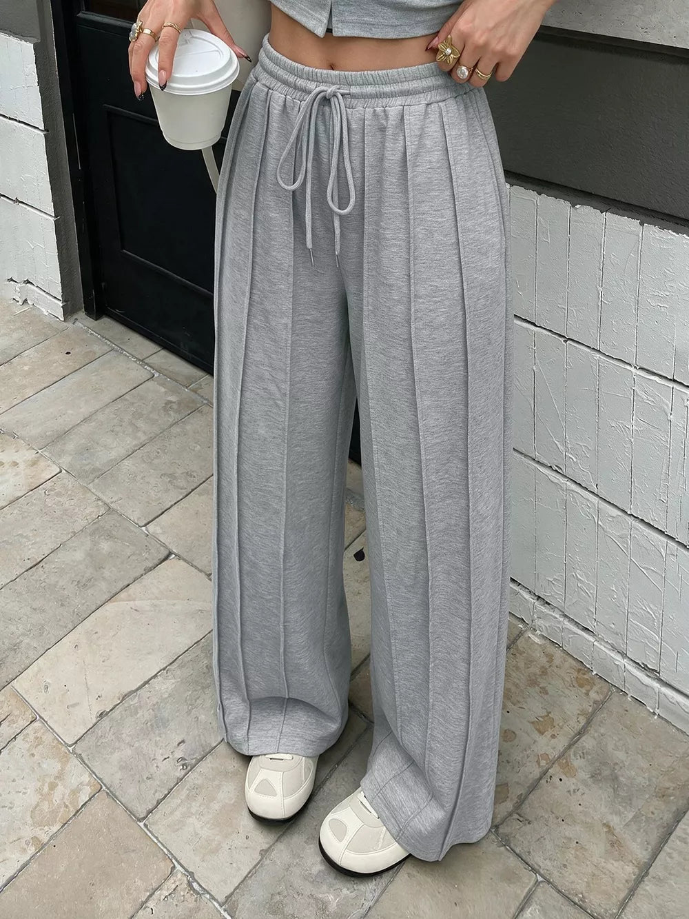Drawstring Wide-leg Sweatpants in Light Gray