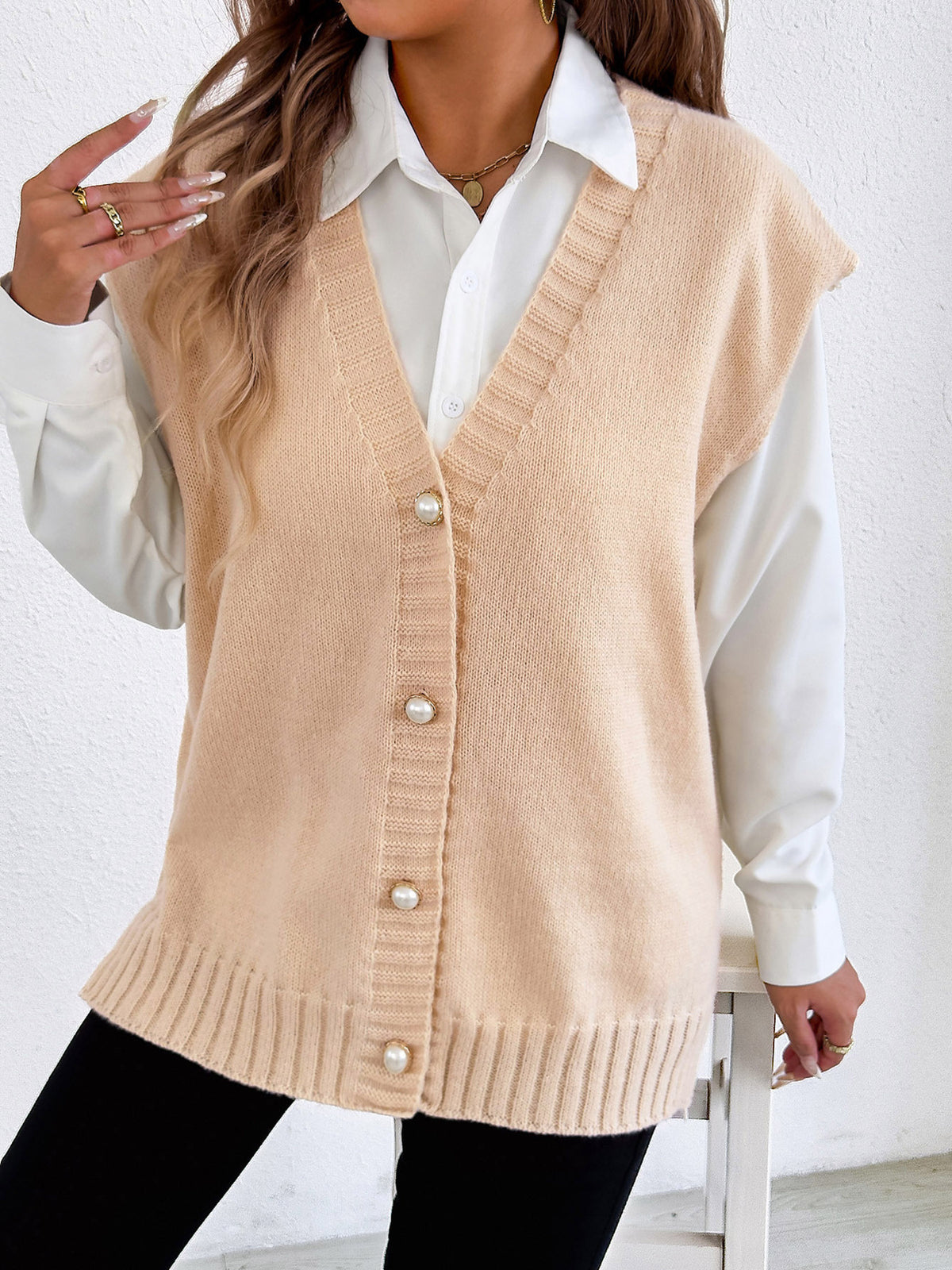 sweater vest in light beige featuring oversized and oversized fit