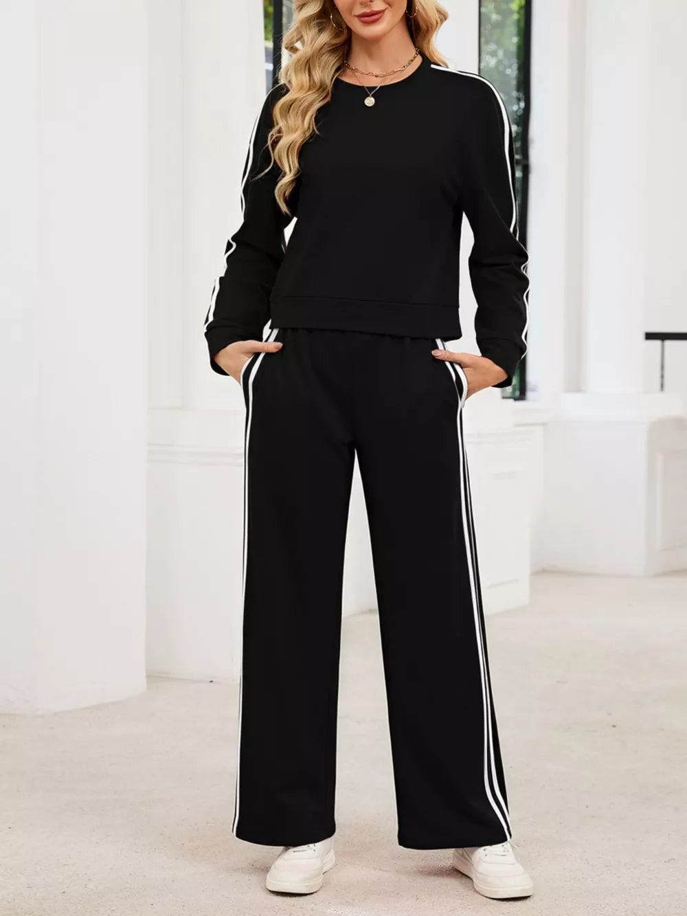 Striped Round Neck Sweatshirt And Pants Set in Red