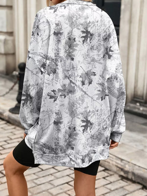 athleisure sweatshirt in White with crew neck