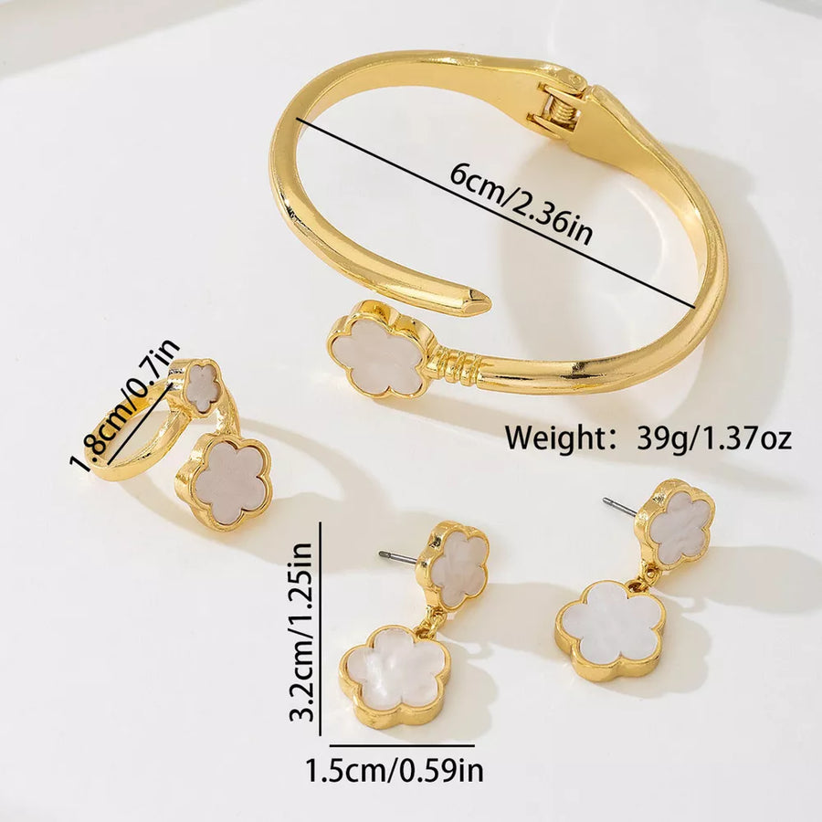 romantic jewelry set in Gold with not applicable