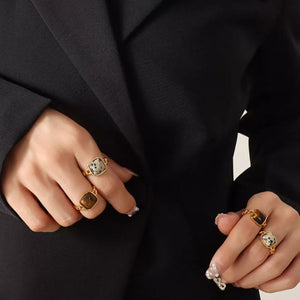 Tiger&amp ring in black with n/a silhouette