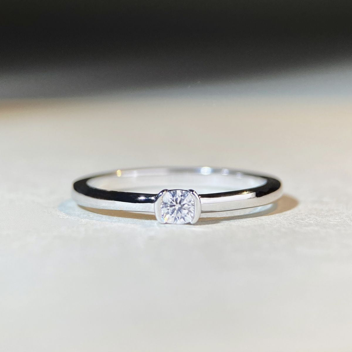 Solitaire 925 Sterling Silver Moissanite Ring in silver with solitaire