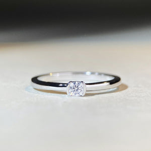 Solitaire 925 Sterling Silver Moissanite Ring in silver with solitaire