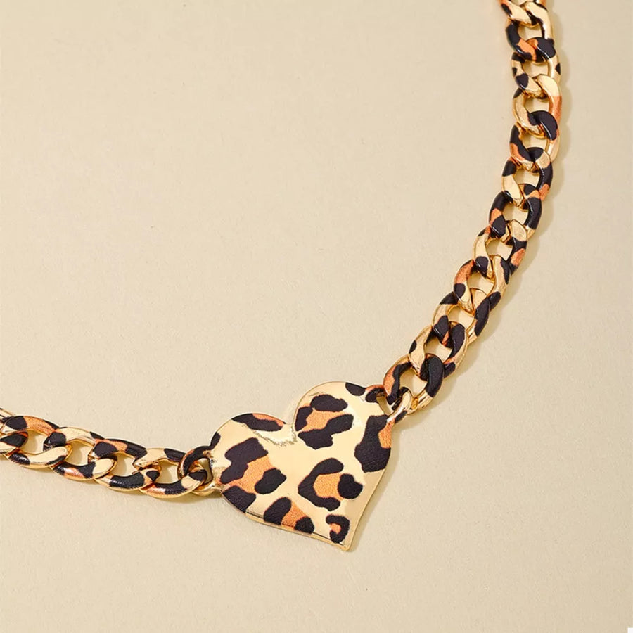 necklace in black with leopard-print and heart pendant