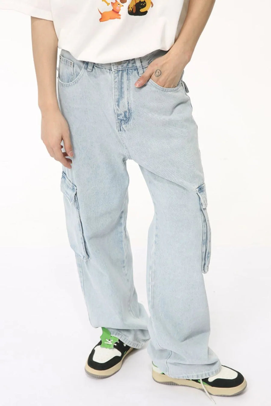 Baggy light wash denim cargo pants with multiple pockets.