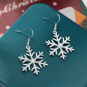 earrings in silver featuring dangle and straight fit