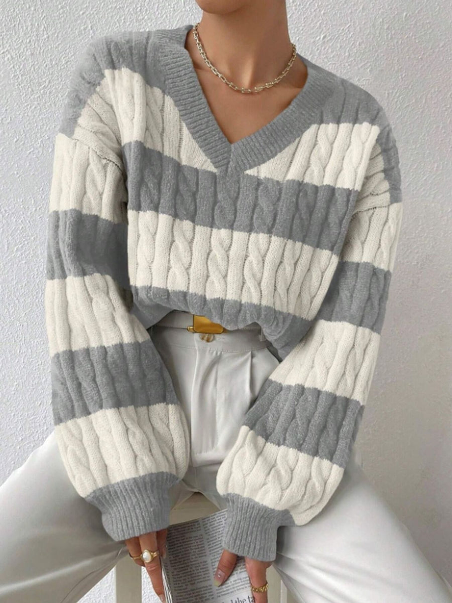 v-neck sweater in Black Plus Royal Blue with cable-knit and hip-length