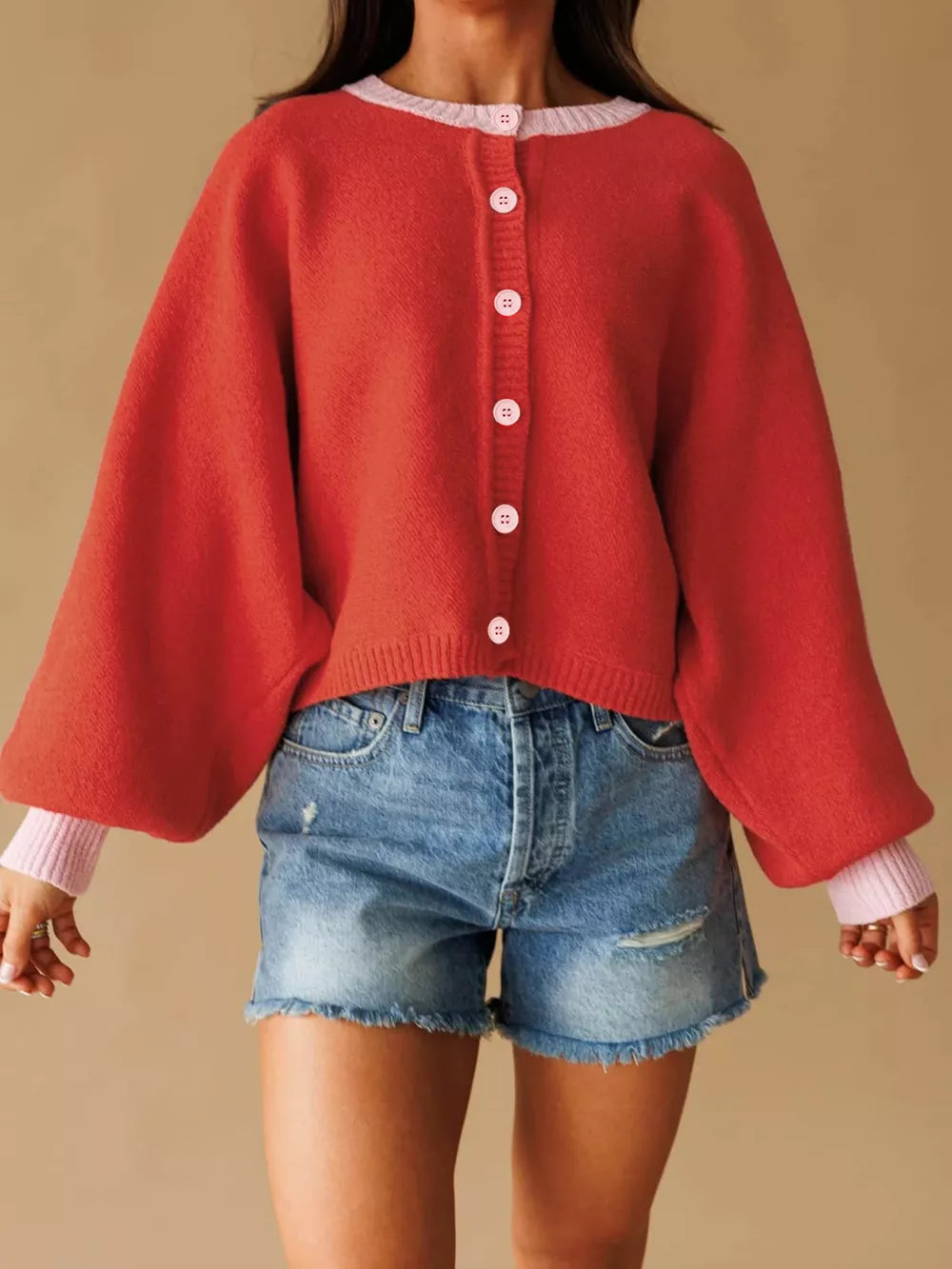 Ivory cardigan with buttoned and long sleeve