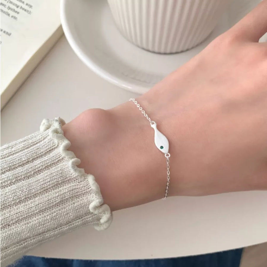 Silver bracelet with wrist-length and lobster clasp