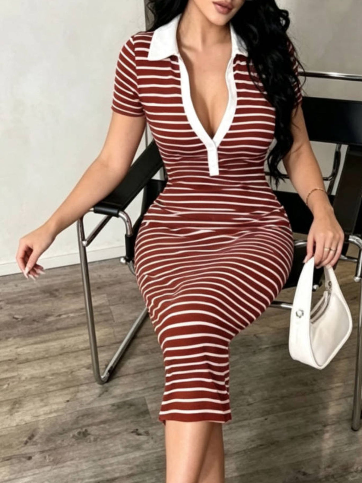 classic bodycon dress in White with collared