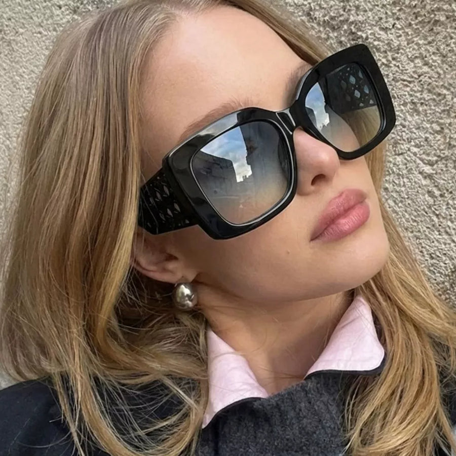 PC Frame material: Polycarbonate Lens material: Polycarbonate Temple material: P sunglasses in Style C with oversized