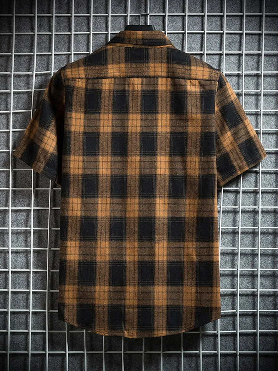 Classic plaid short-sleeve men's shirt in black and yellow cotton.
