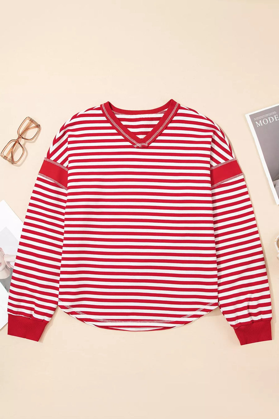 classic sweatshirt in Deep Red with v-neck