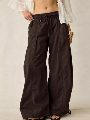High-waisted Cargo Wide-leg Pants in Black with high-waisted