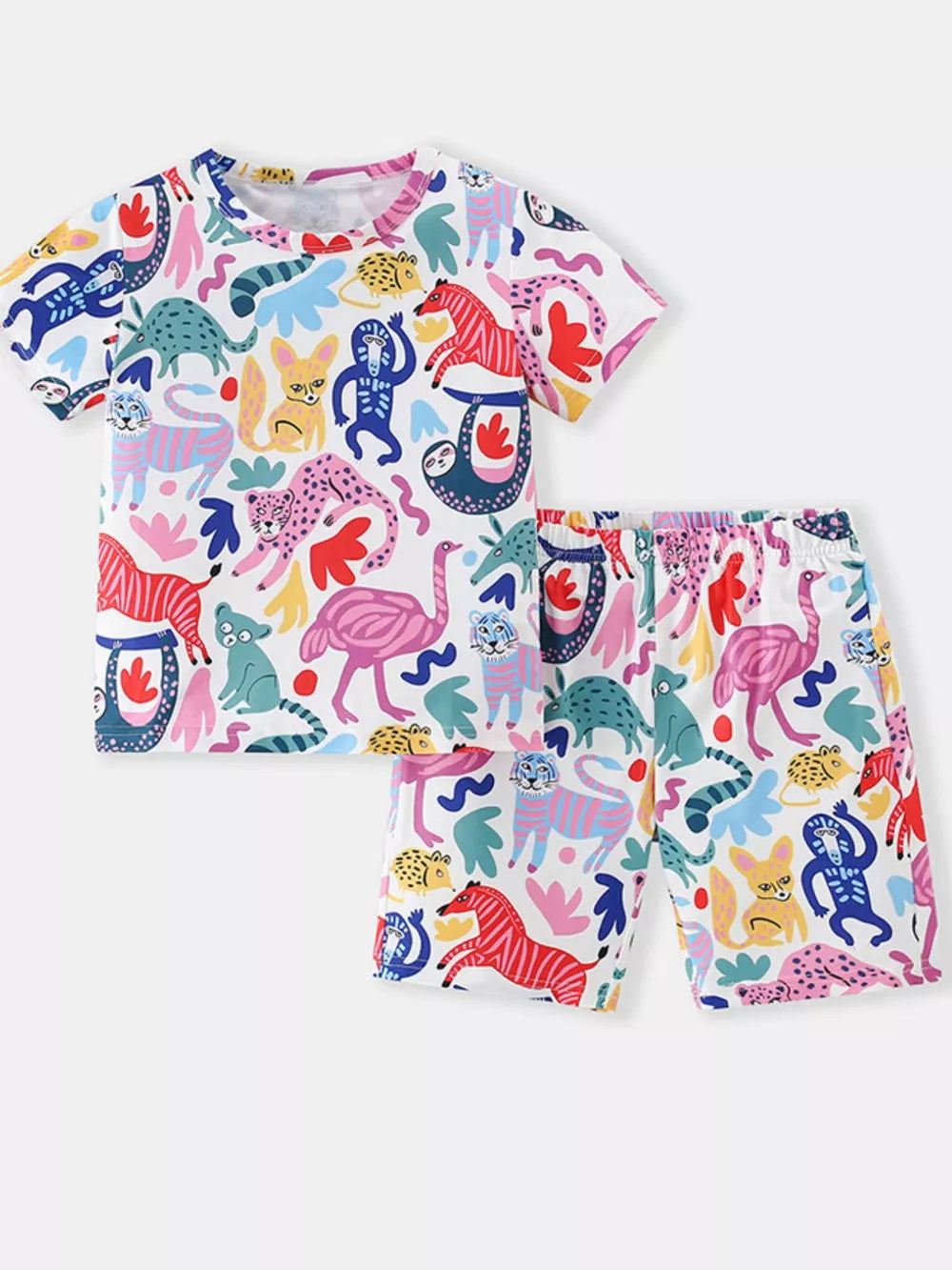 Kids' graphic print pajama set with animals, short sleeves, round neck, and shorts.