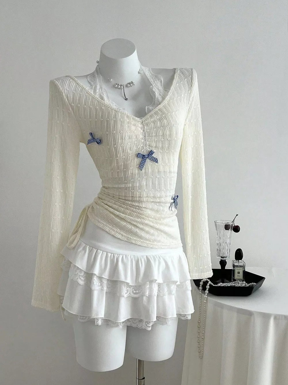 Bow Lace Detail V-neck T-shirt