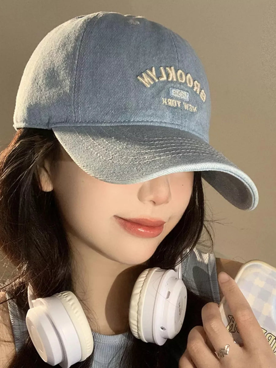 Light blue baseball cap with embroidered Brooklyn text