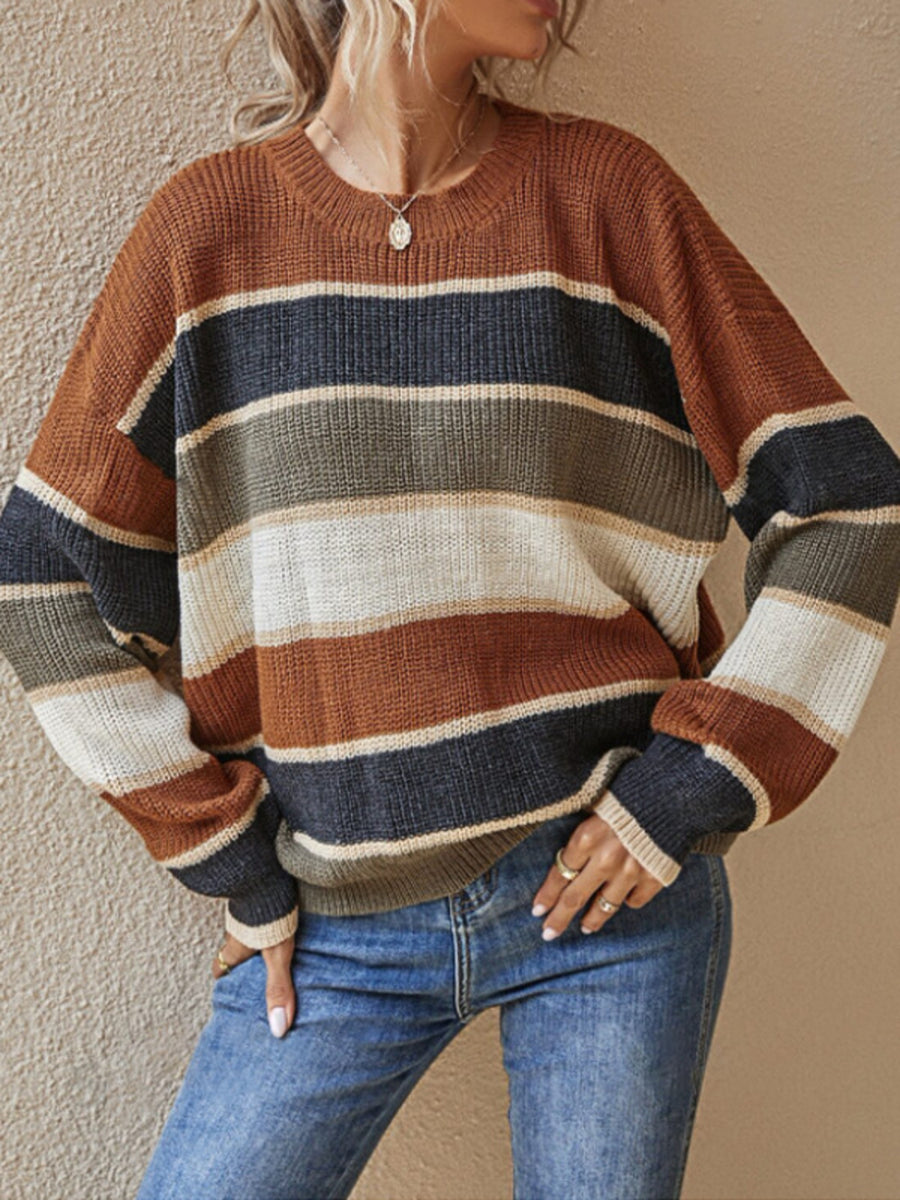 classic crewneck sweater in Black with crew neck