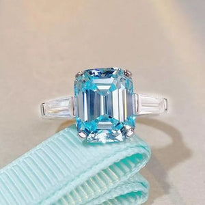aquamarine ring with geometric and none