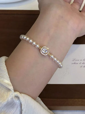 White bracelet with wrist-length and elastic