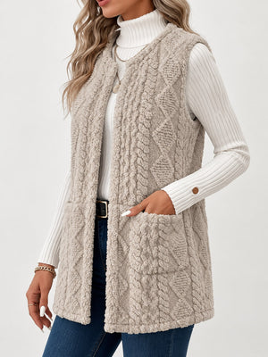 Polyester &amp vest in Ivory with relaxed silhouette