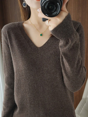 Dark Coffee v-neck sweater with hip-length and pullover