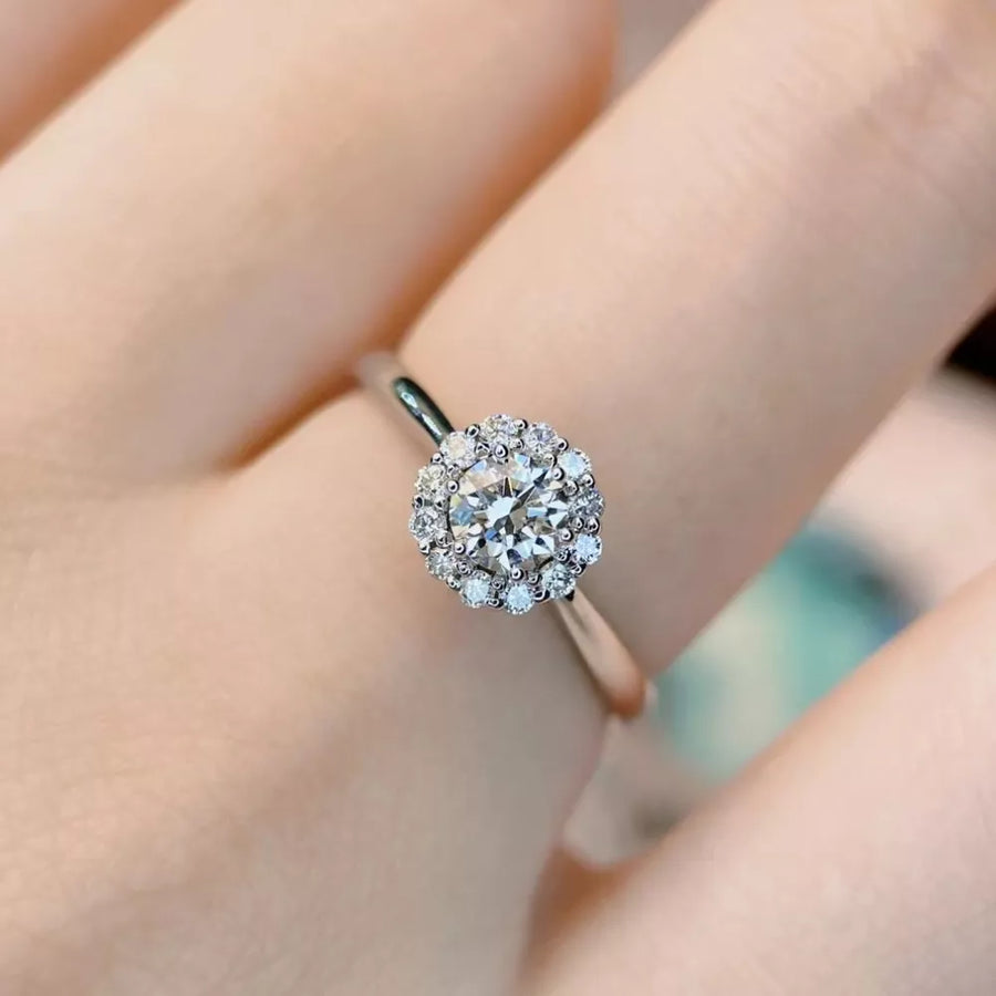 ring featuring floral in Silver with 925 sterling silver,Moissanite Carat weight: 1ct Care instructions: Avoid wearin texture