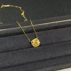 necklace in gold featuring square pendant and pendant necklace fit