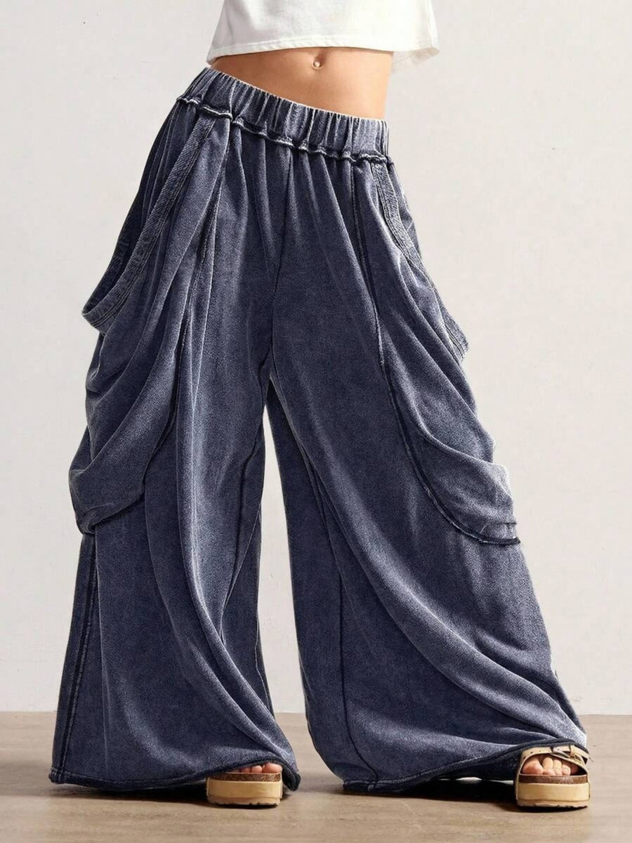Oversized Wide-Leg Cargo Pants in Blue with pocketed