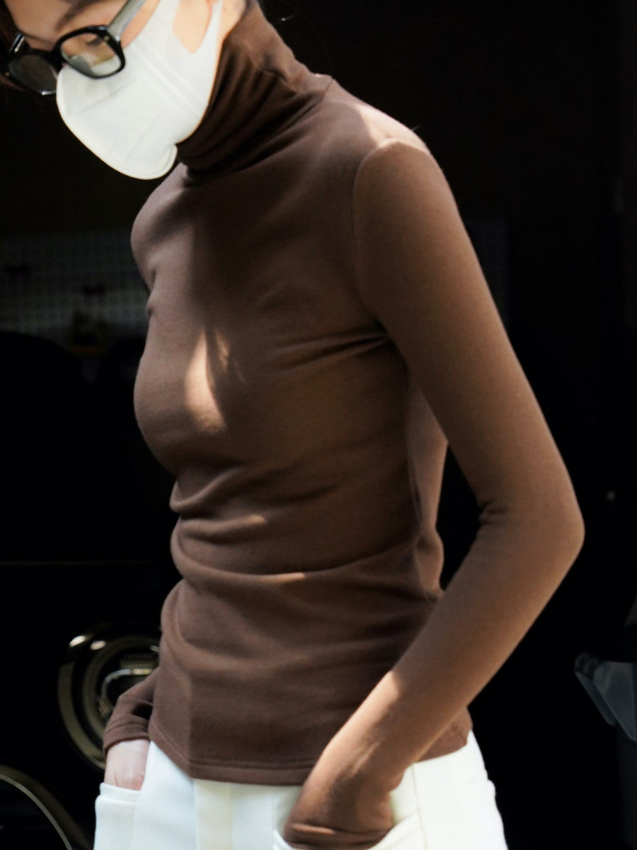 Slim-Fit Turtleneck Long Sleeve T-Shirt in Milk White with stretch