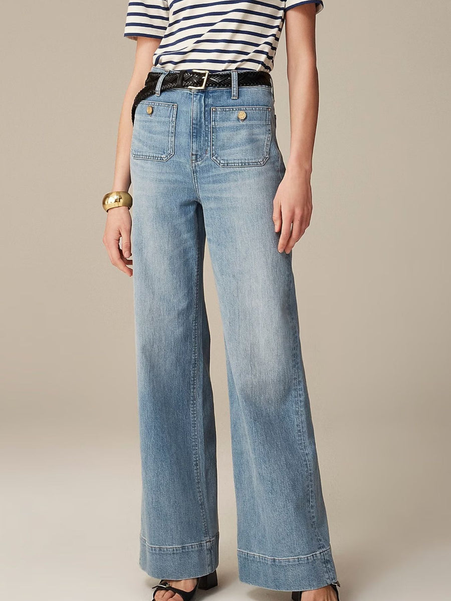 Light Blue jeans with full-length and button-front and zip-front