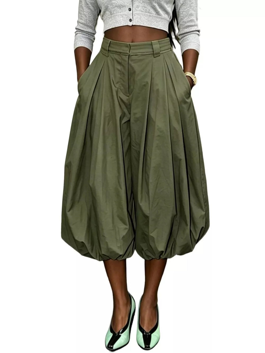 pants in Army Green with high-waisted and capri