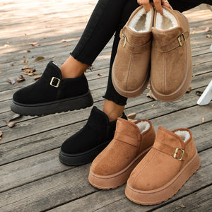 boots in black featuring round toe and chunky fit